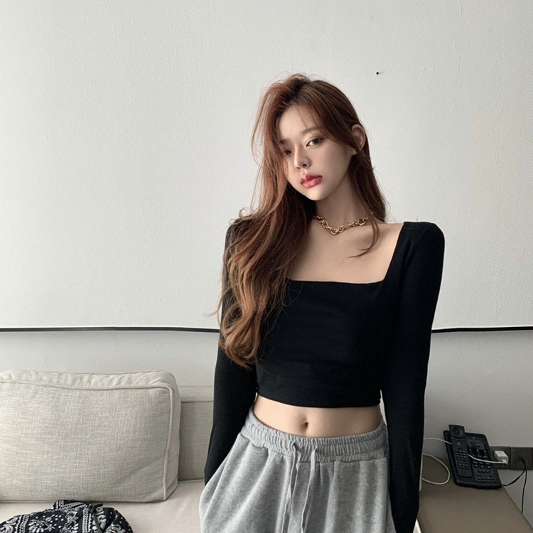phối đồ với áo cổ vuông