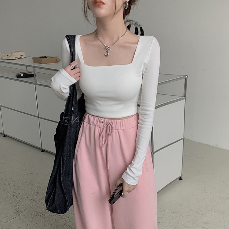 phối đồ với áo cổ vuông
