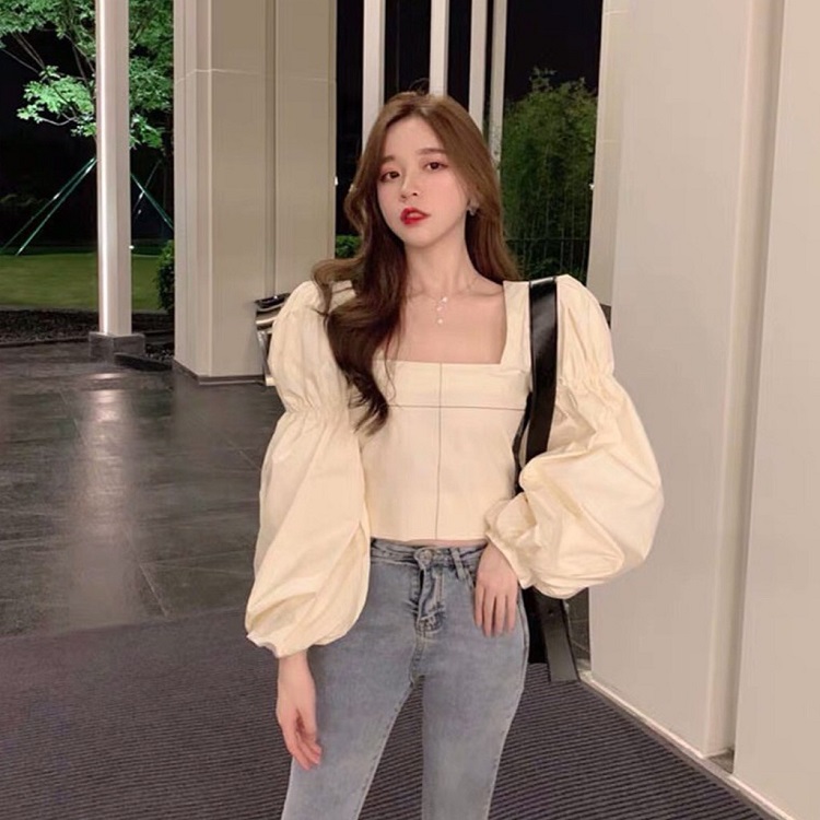 phối đồ với áo cổ vuông