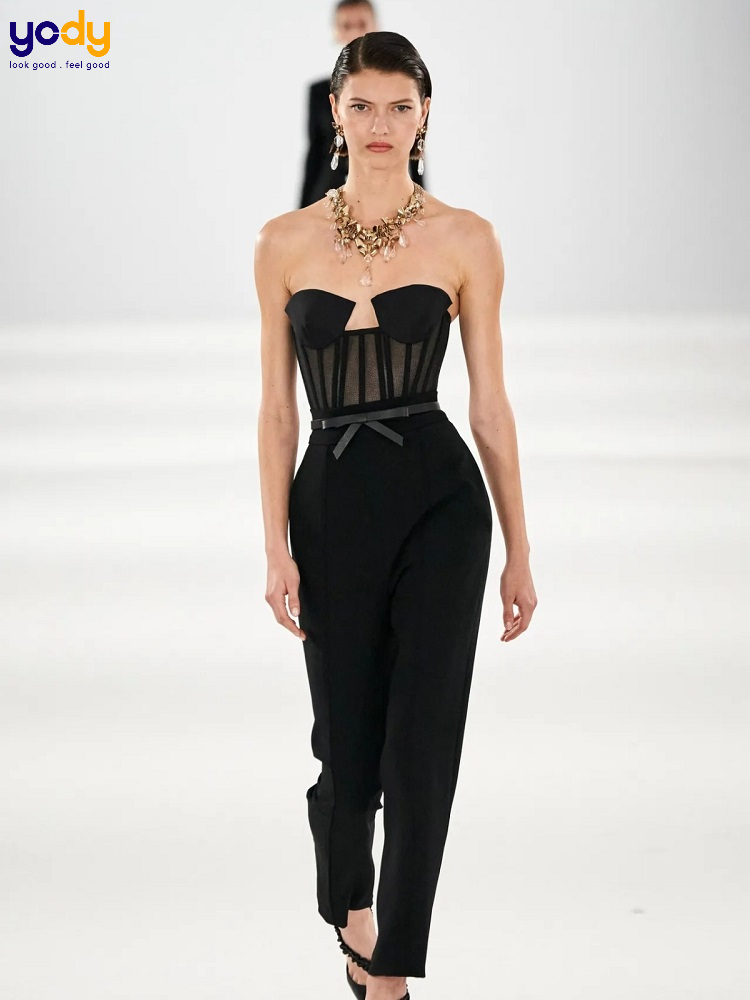 phối đồ với áo corset