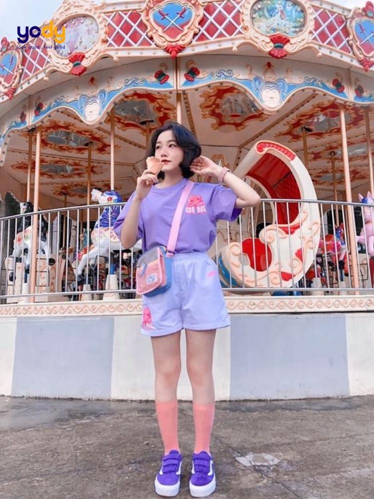 phối đồ với túi đeo chéo nữ