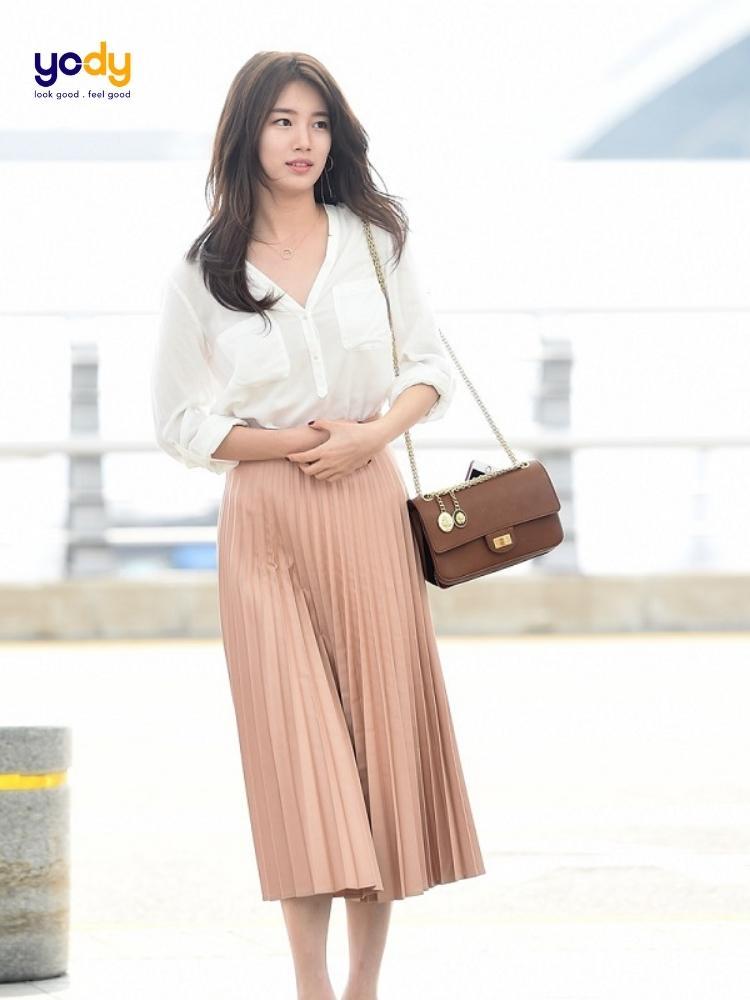phối đồ với túi đeo chéo nữ