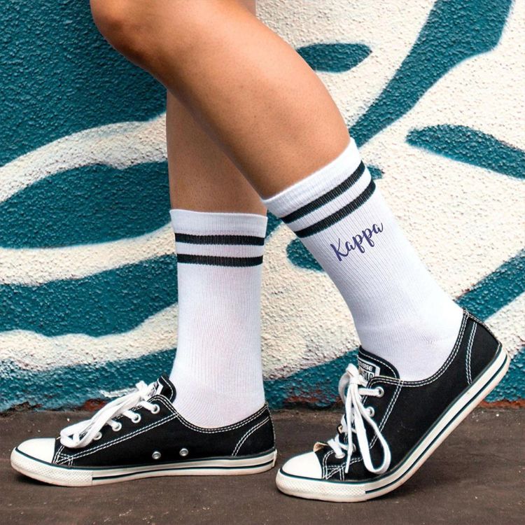 Tất cao ngang bắp chân phối giày converse
