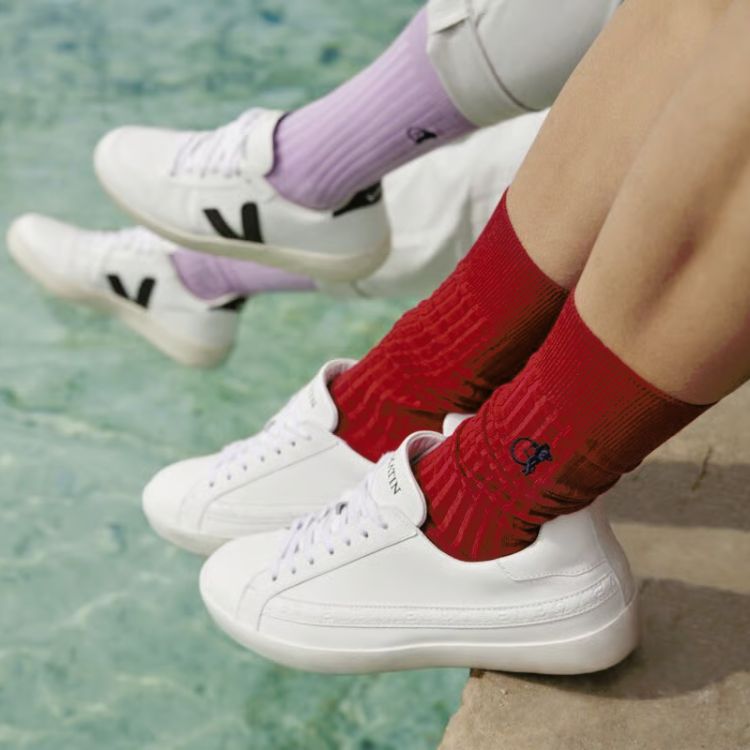 Tât màu phối sneaker