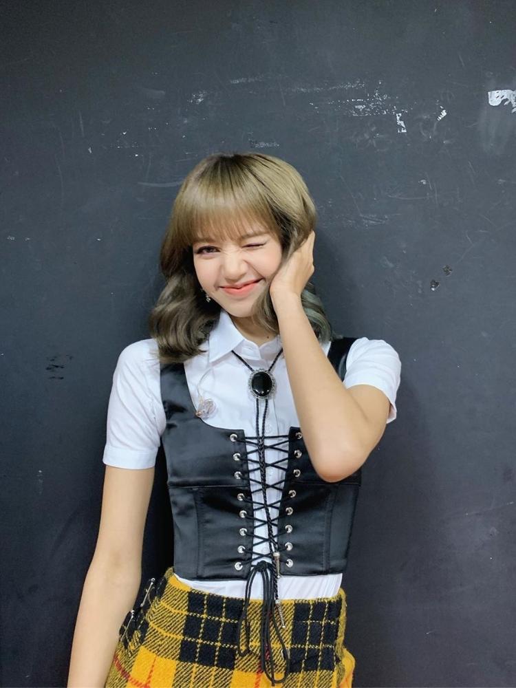 CHÂN VÁY MỚI  CLÉLIE