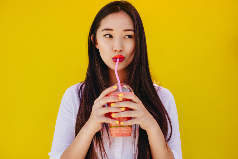 phun môi bao lâu thì được đánh son
