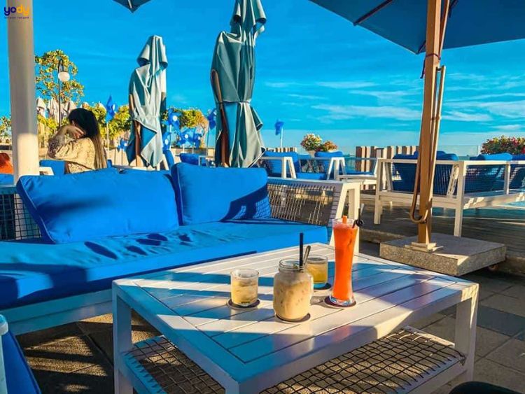Marina Club - Cafe & Lounge