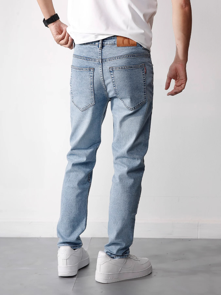 Quần jeans regular fit