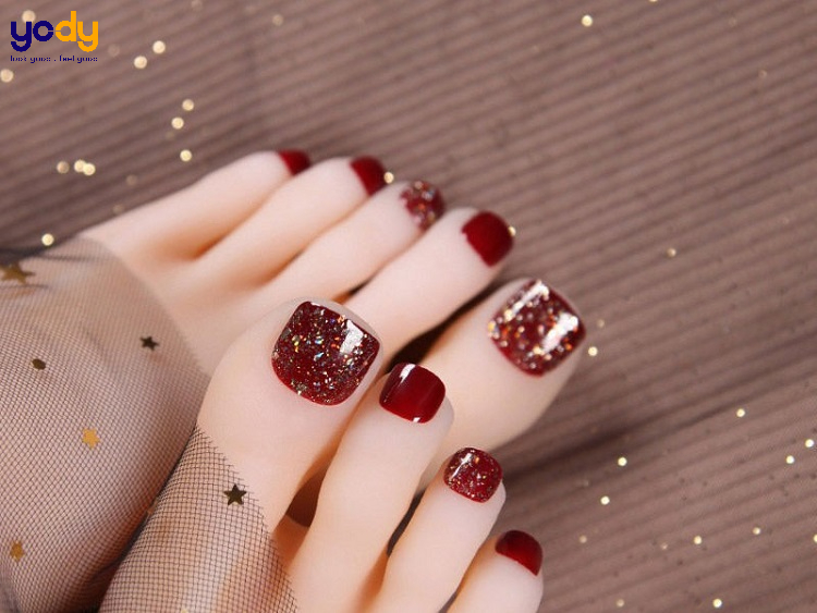 Tổng Hợp 15 Kiểu Sơn Móng Chân Màu Đỏ Mận Đẹp Và Quyến Rũ Nhất