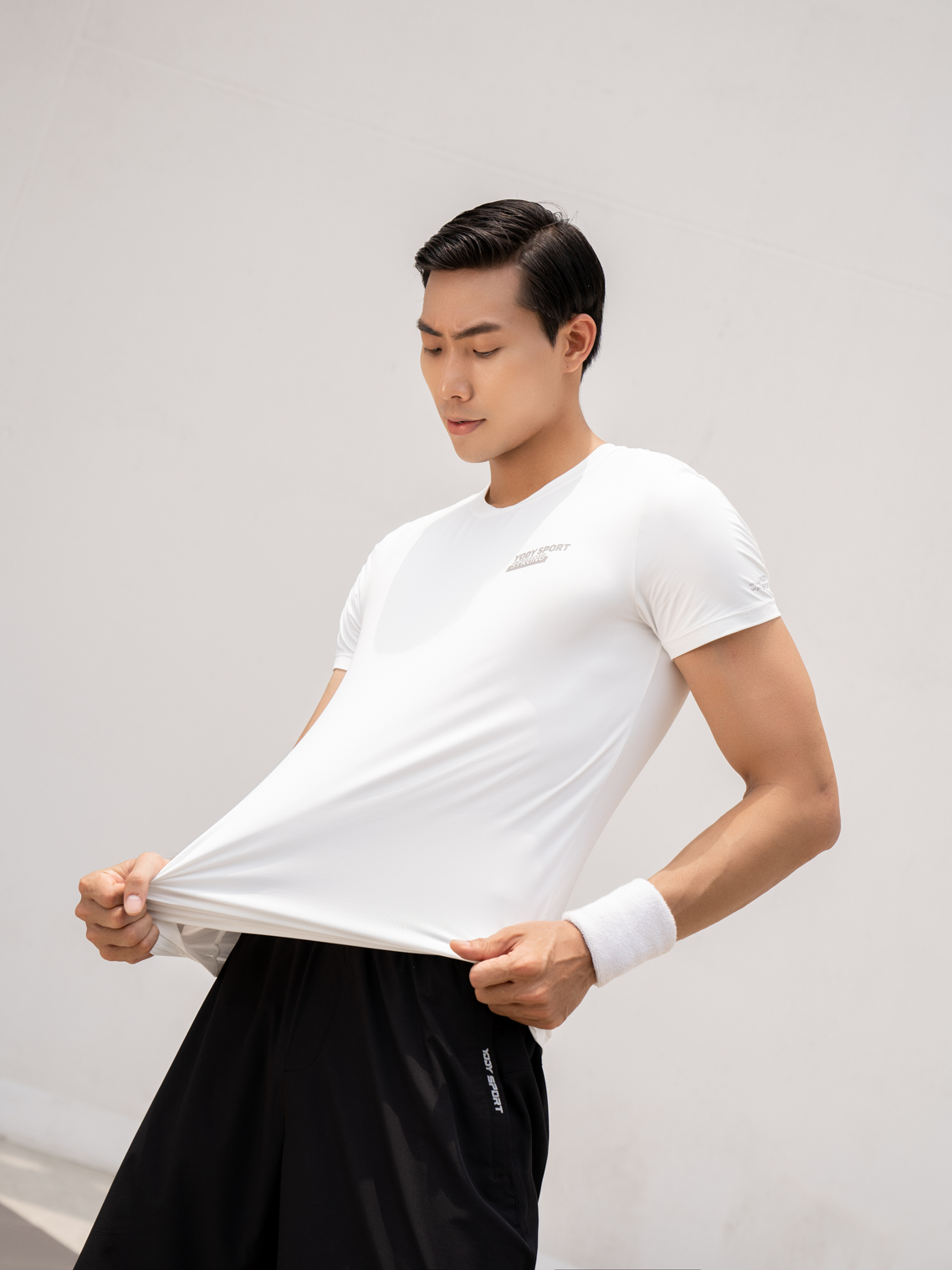 Áo Thun Nam Thể Thao In Ngực Năng Động