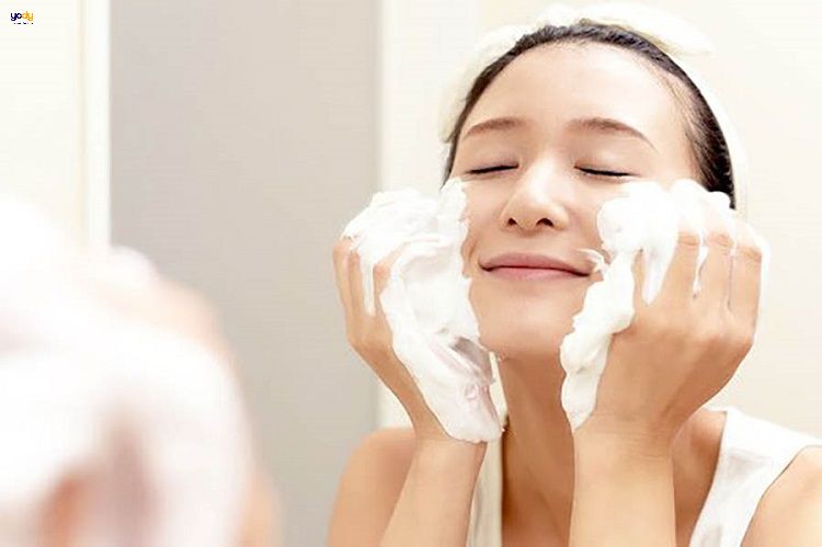 Sữa rửa mặt cho da thiên khô cấp ẩm tốt