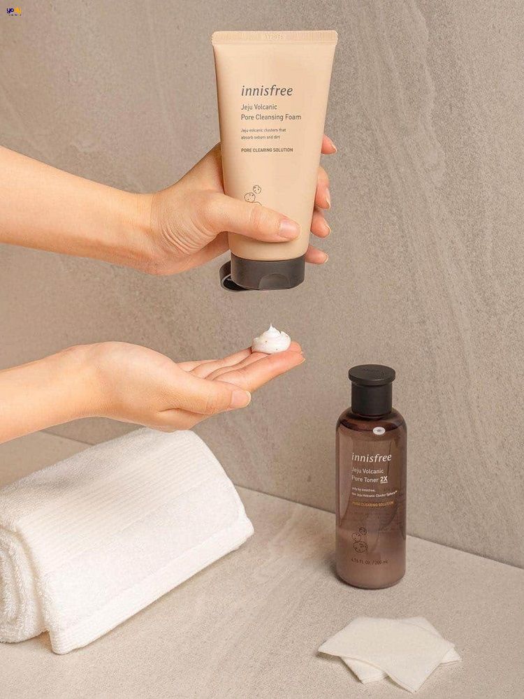 Innisfree Jeju Volcanic Pore Cleansing Foam - Sữa rửa mặt Innisfree tro núi lửa