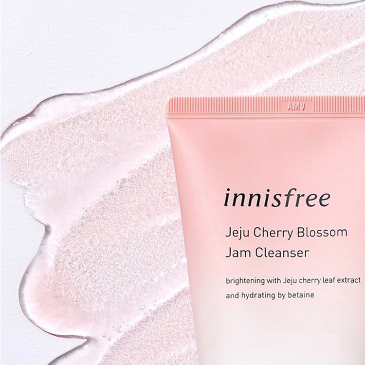 Sữa rửa mặt làm trắng da Innisfree Jeju Cherry Blossom Jelly Cream Cleanser