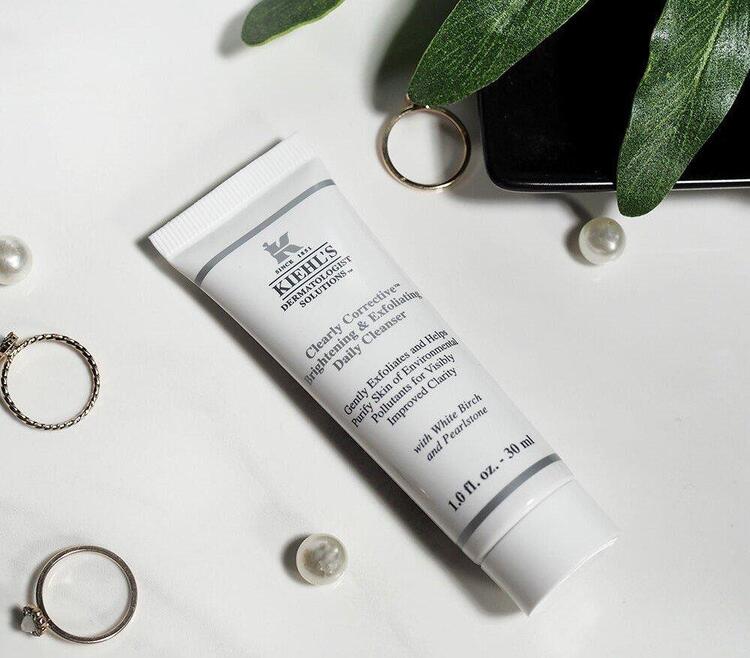 Kiehl’s Clearly Corrective Brightening & Exfoliating Daily Cleanser