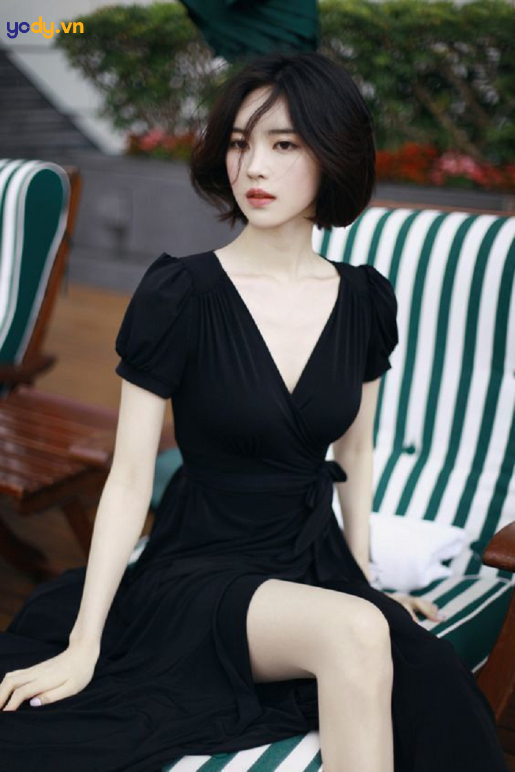 Đầm cổ V