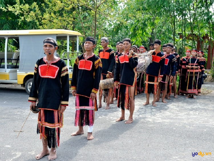 Trang phục của người Gia Rai