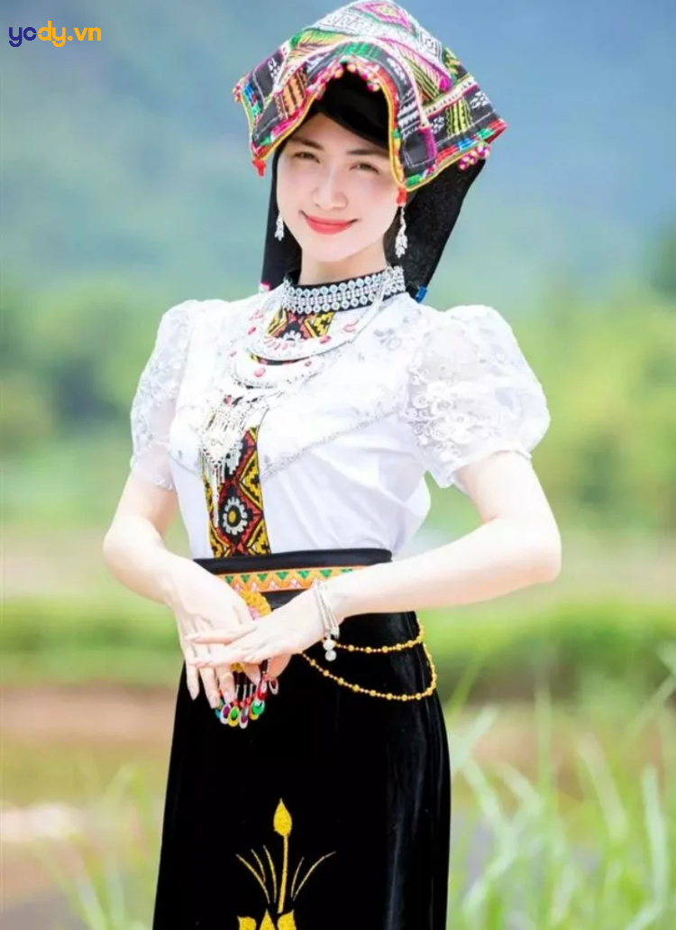 Bộ tranh bé tìm hiểu trang phục dân tộc Thái