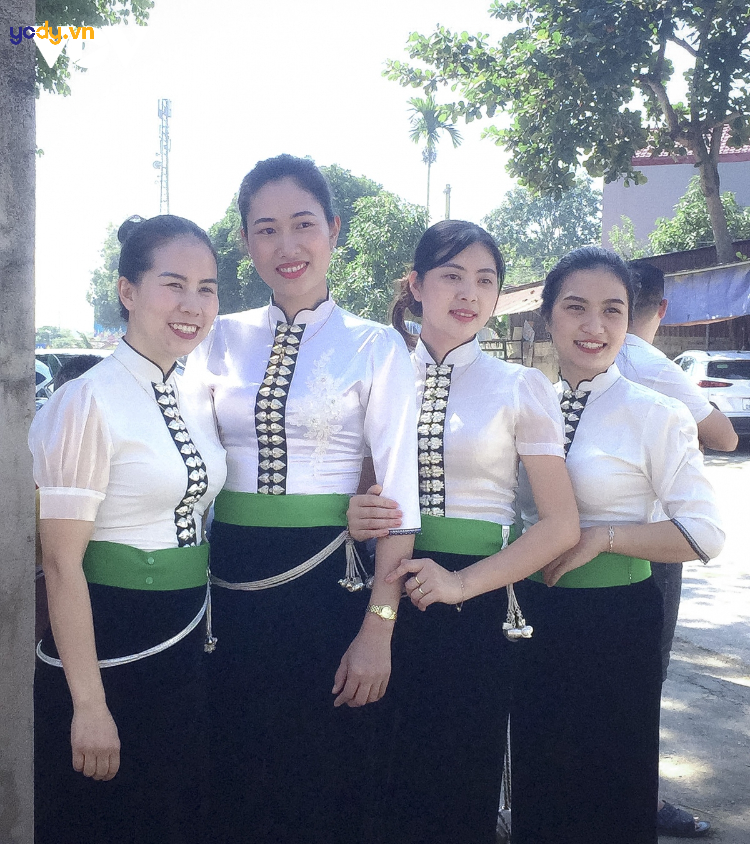 Trang phục của phụ nữ Thái miền núi Nghệ An nói chung và người Thái huyện  Quỳ Châu nói riêng về cơ bản giống như y phục của người Thái các vùng