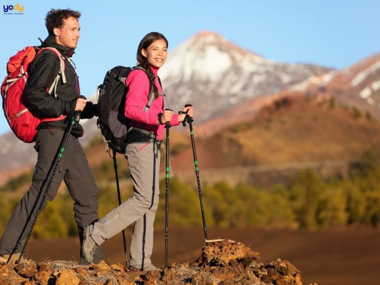Đi trekking nên mặc gì? 
