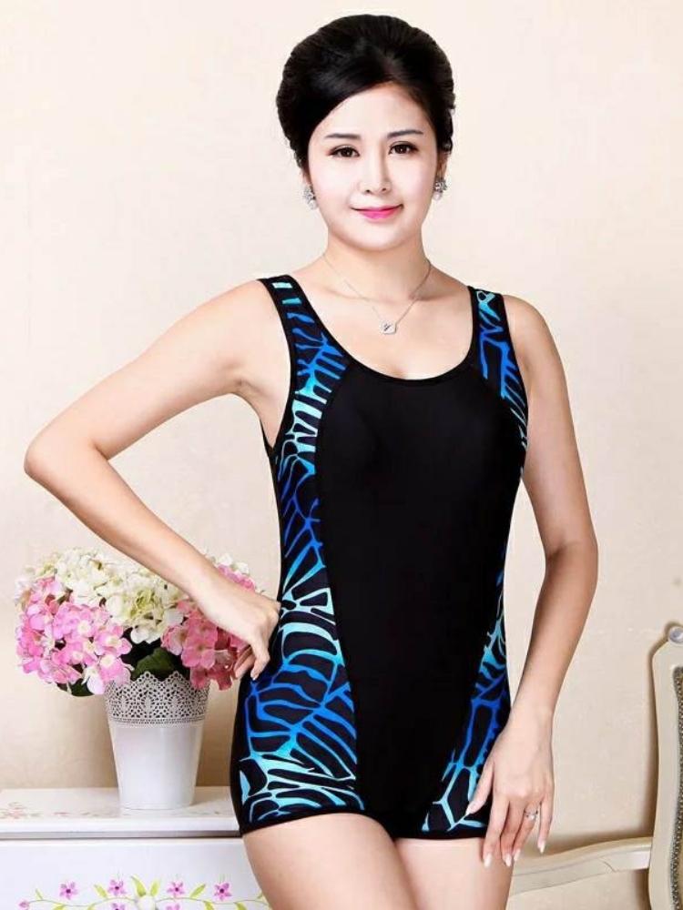 tuổi trung niên mặc gì khi di du lịch?