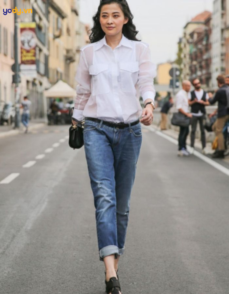 Mặc sơ mi với quần jean thời thượng