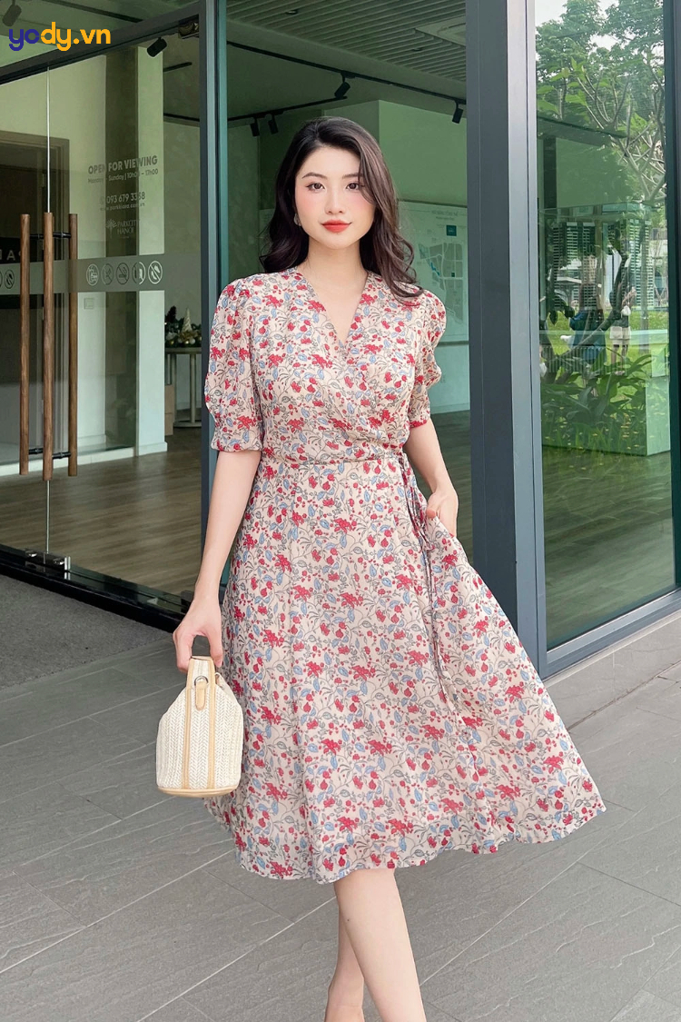 Đầm hoạ tiết hoa nhí dịu dàng