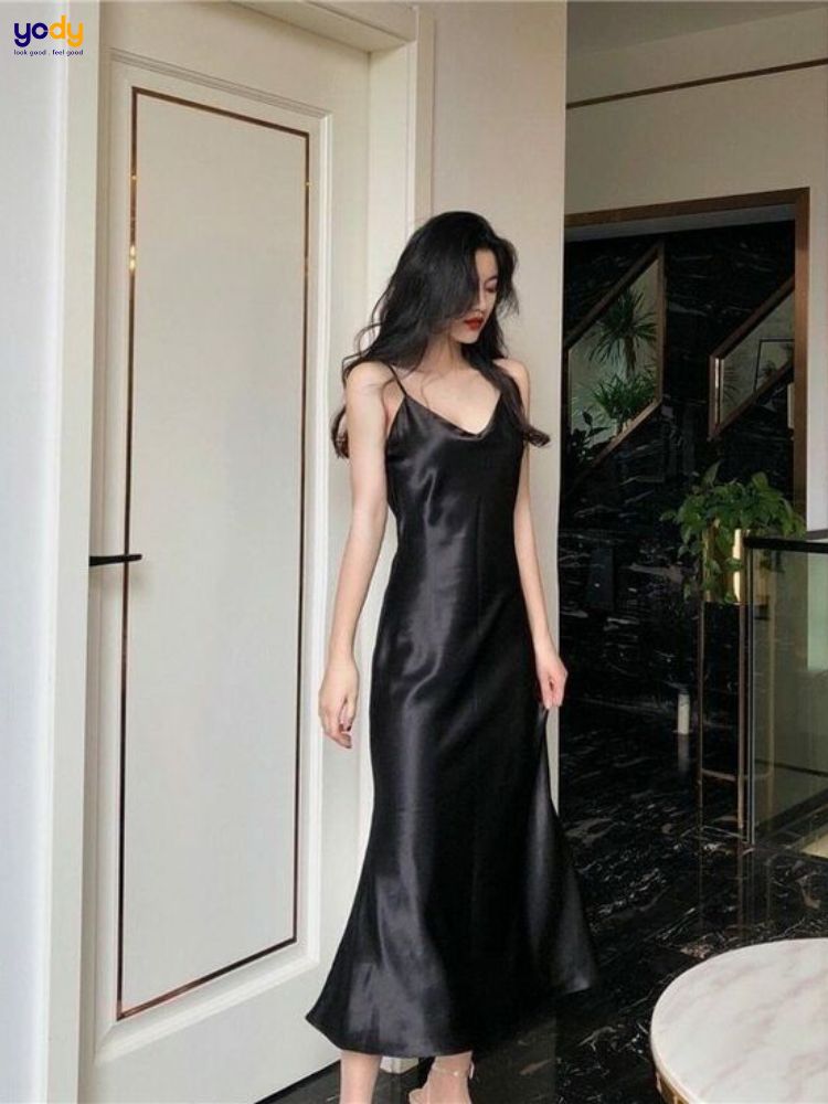 Đầm dự tiệc bằng váy hai dây