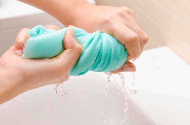 Hãy giặt riêng những đồ chất liệu Satin