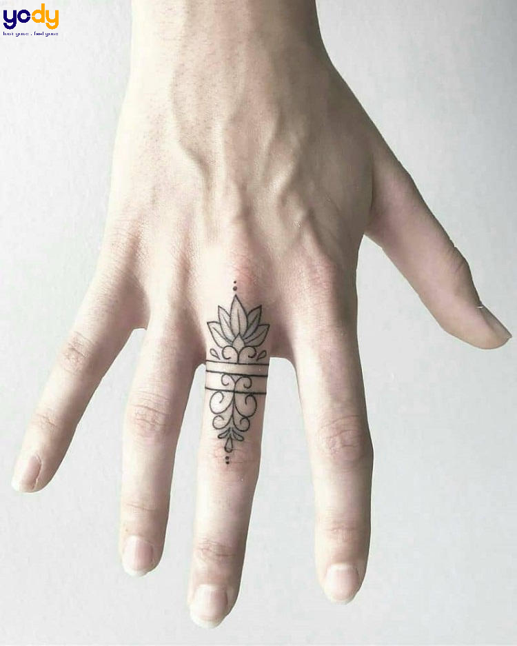 hình xăm mini ở ngón tay cho nữ 01  Flower finger tattoos Small finger  tattoos Hand tattoos