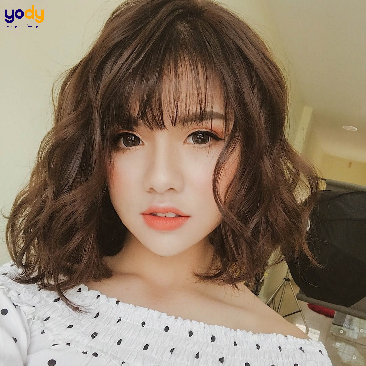 Mẫu tóc xoăn sóng đẹp