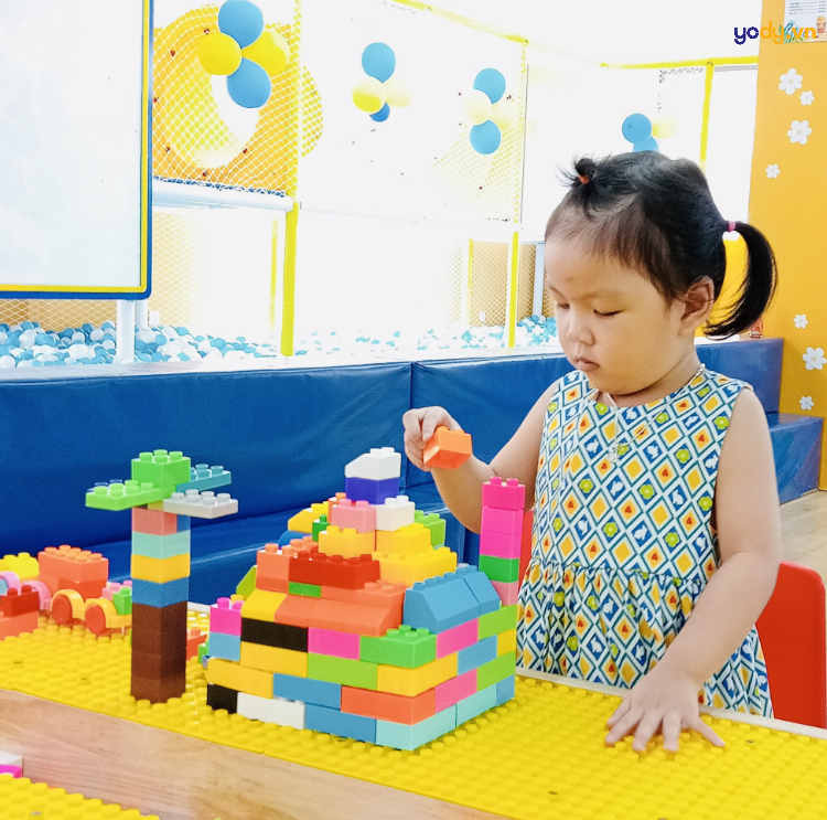 Khu lắp ráp LEGO