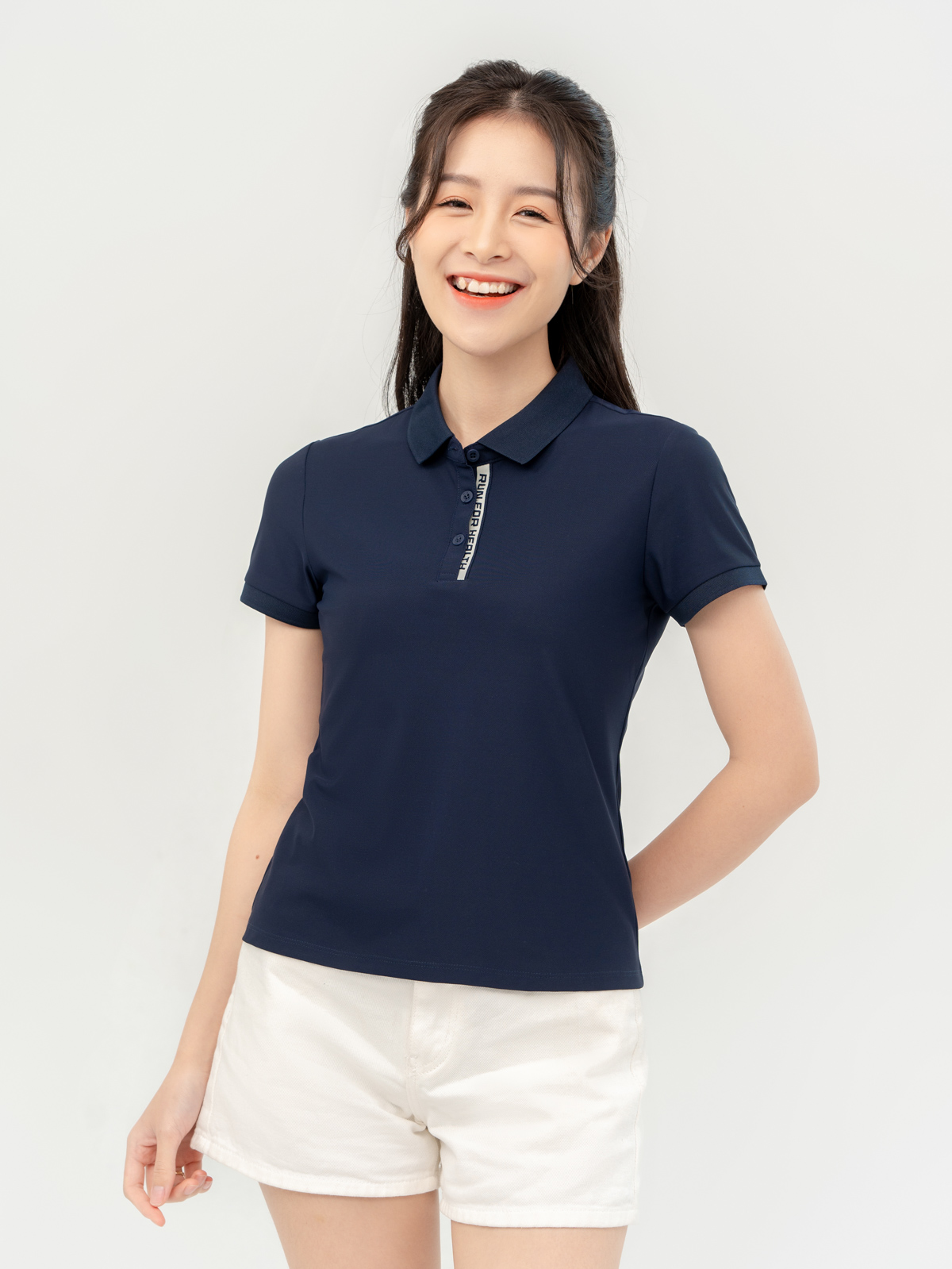 polo-the-thao-nu-airycool-nep-lech-in-chu