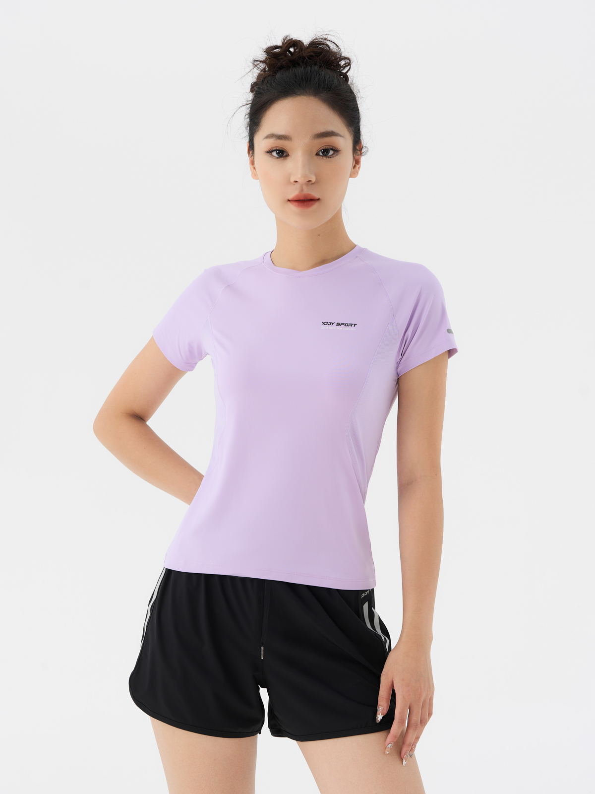 t-shirt-the-thao-nu-dang-om-tay-raglan-phoi