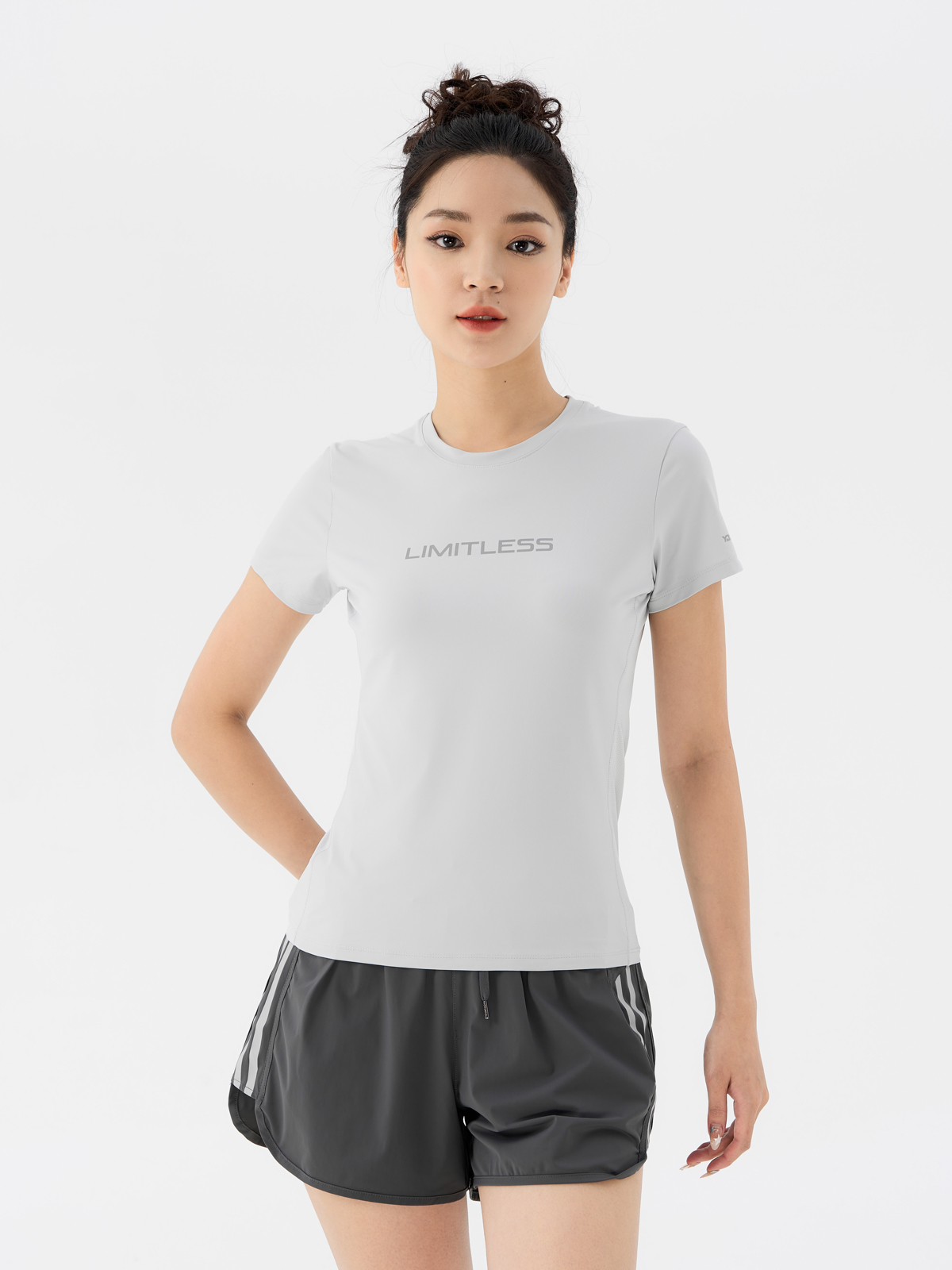 t-shirt-the-thao-nu-sieu-nhe-in-limitless