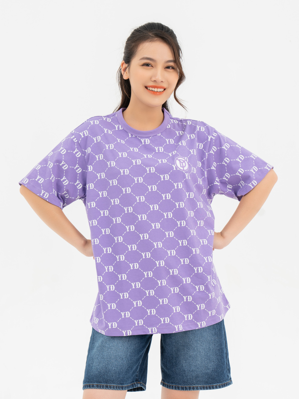 t-shirt-nu-in-tran-monogram-yd-bot-ngo