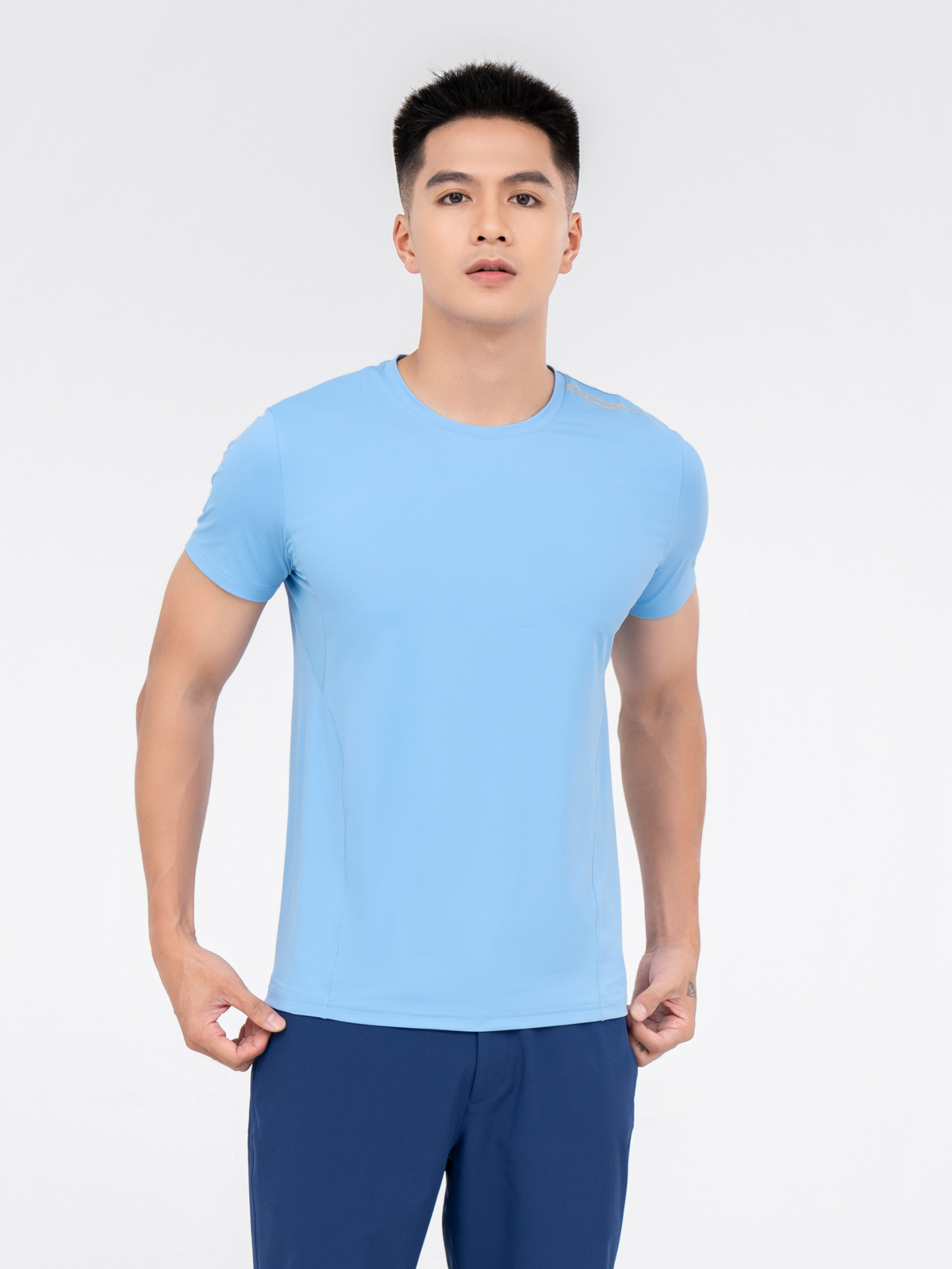 t-shirt-the-thao-nam-cooling-in-vai