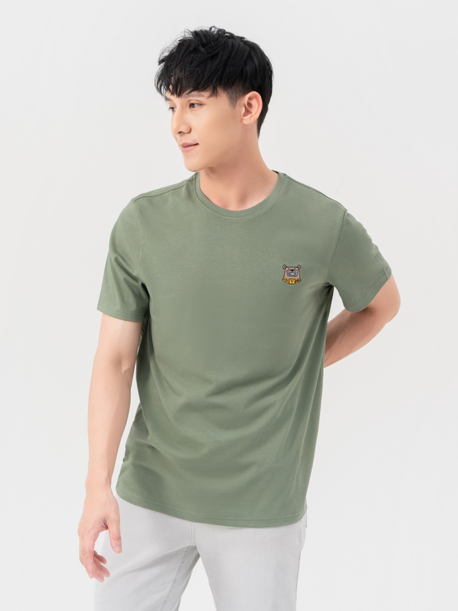 t-shirt-nam-theu-nguc-bot-ngo