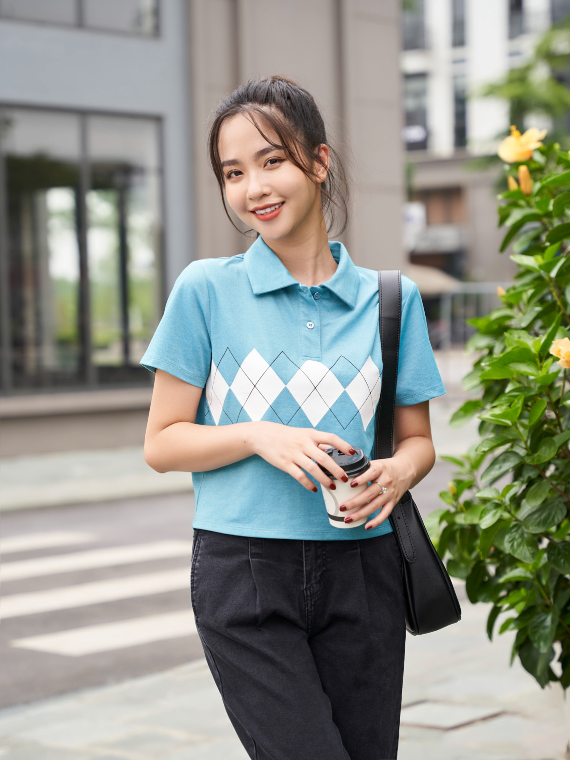 ao-polo-nu-croptop-pique-mat-chim-in-hinh
