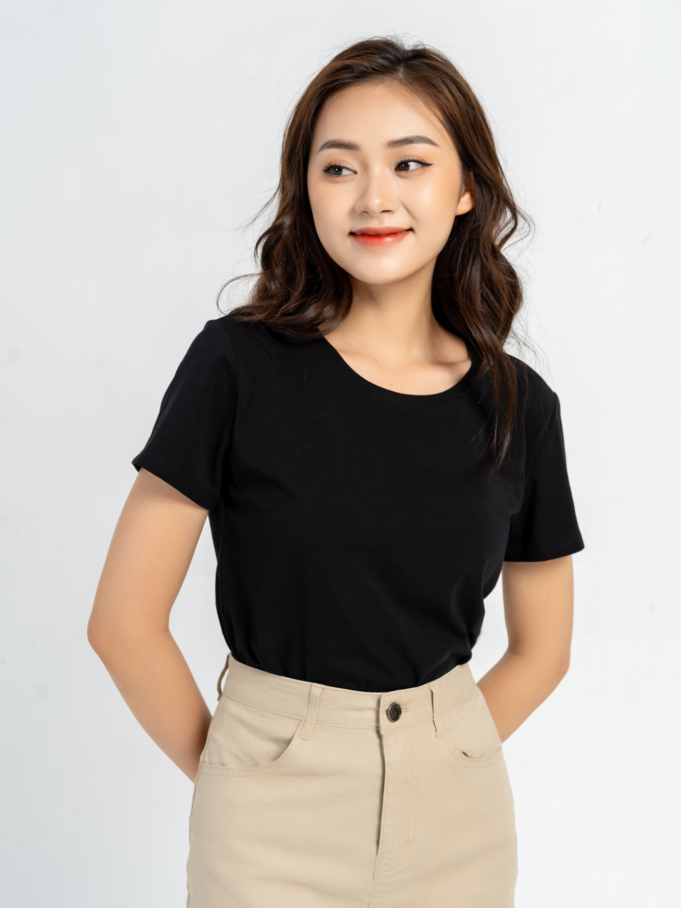 ao-thun-nu-co-tron-basic-cotton