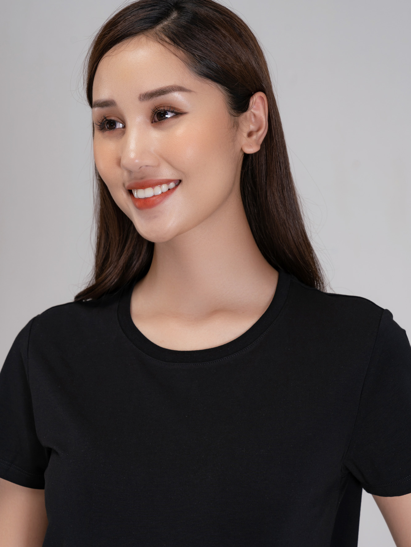 ao-thun-nu-cotton-co-tron-basic