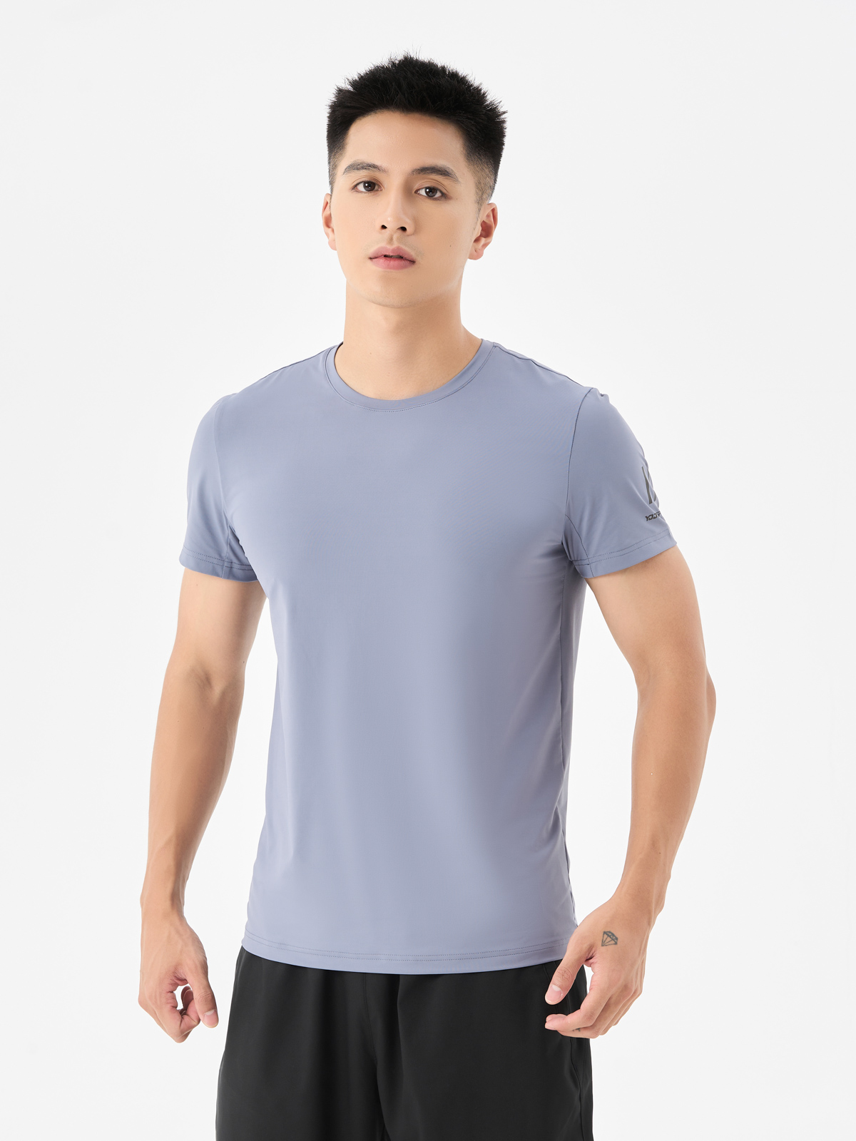tshirt-the-thao-nam-logo-yody-in-2-vach