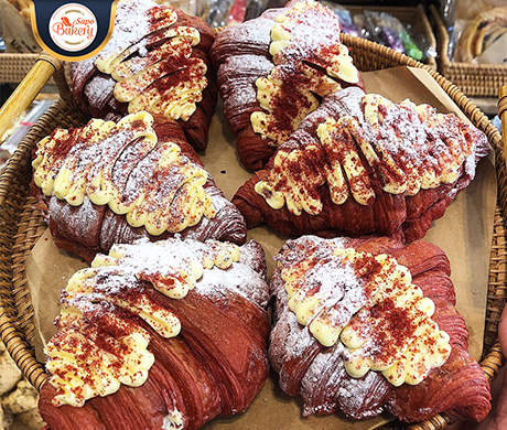 CROISSANT - Chiếc bánh SỪNG BÒ lừng danh thế giới - SAPO bakery