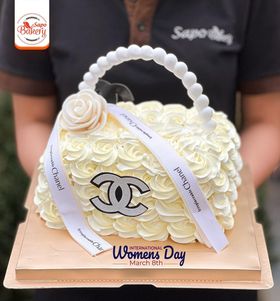 Tự làm bánh kem dâu tây cho ngày 8/3.