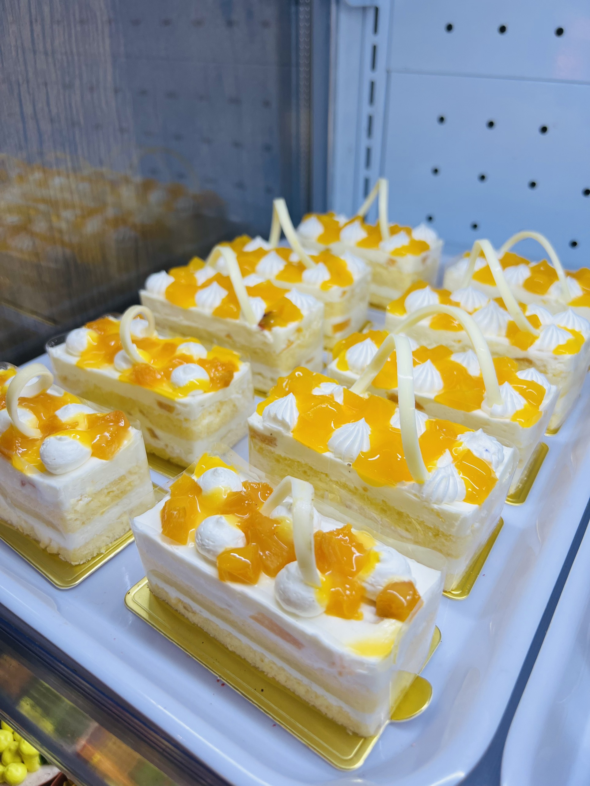 BÁNH LẠNH LÀ GÌ? MỘT SỐ LOẠI BÁNH KEM LẠNH ĐANG ĐƯỢC ƯA CHUỘNG