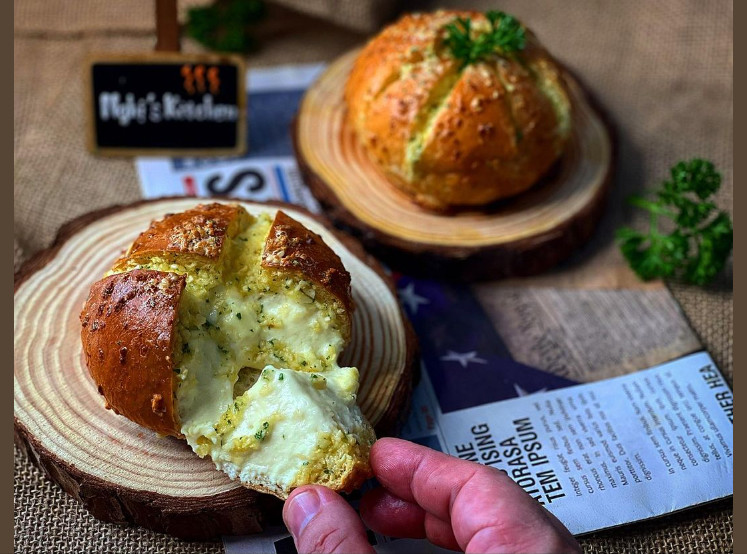 NHỮNG ĐIỀU CẦN BIẾT VỀ BÁNH MỲ BƠ TỎI? NGUỒN GỐC VÀ THÀNH PHẦN CỦA BÁNH LIỆU BẠN CÓ BIẾT?