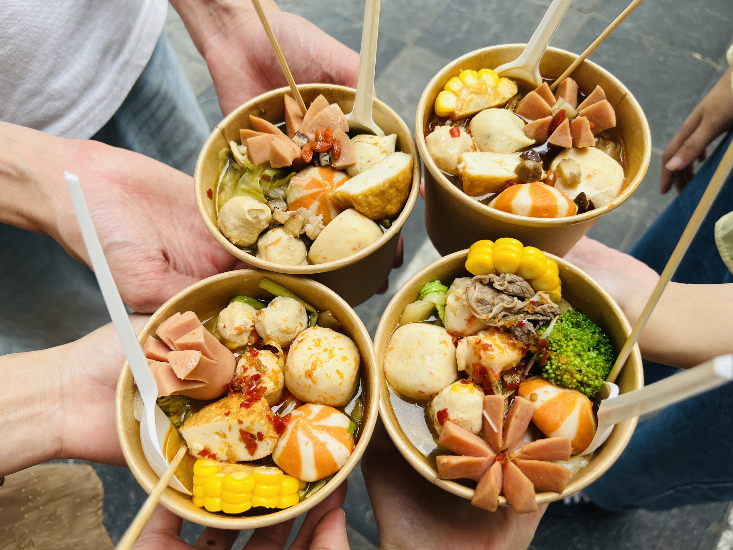 LẨU CỐC LÀ GÌ? CÓ NHỮNG GÌ TRONG MÓN LẨU CỐC TẠI SAPO