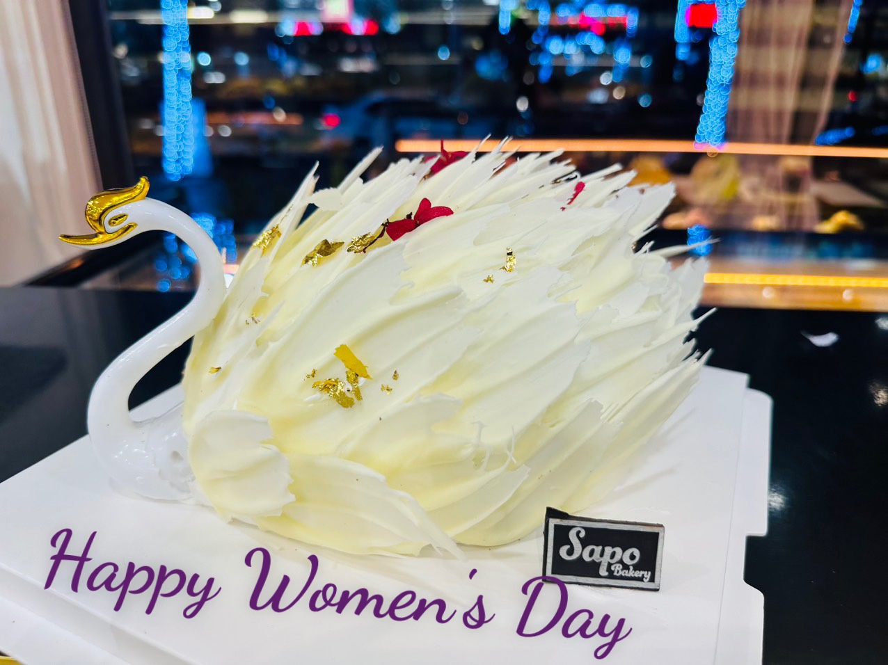 GỢI Ý MỘT SỐ MẪU BÁNH KEM CHO NGÀY 20/10 - NGÀY PHỤ NỮ VIỆT NAM