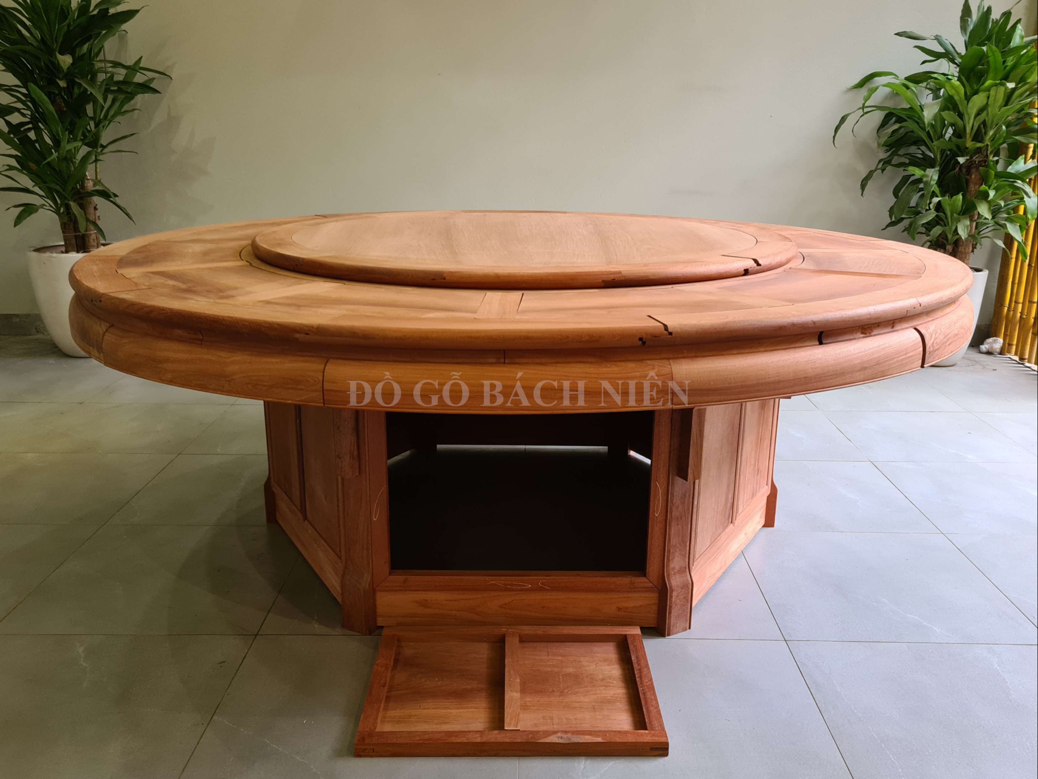 Bộ bàn ăn tròn Á Đông 0501