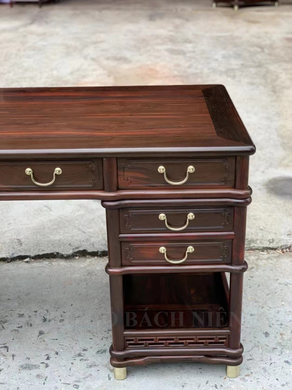 Bàn làm việc Á Đông 01
