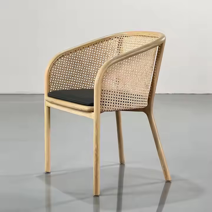 Ghế Gỗ Lưng Cong Đan Mây Nhựa - GDM22